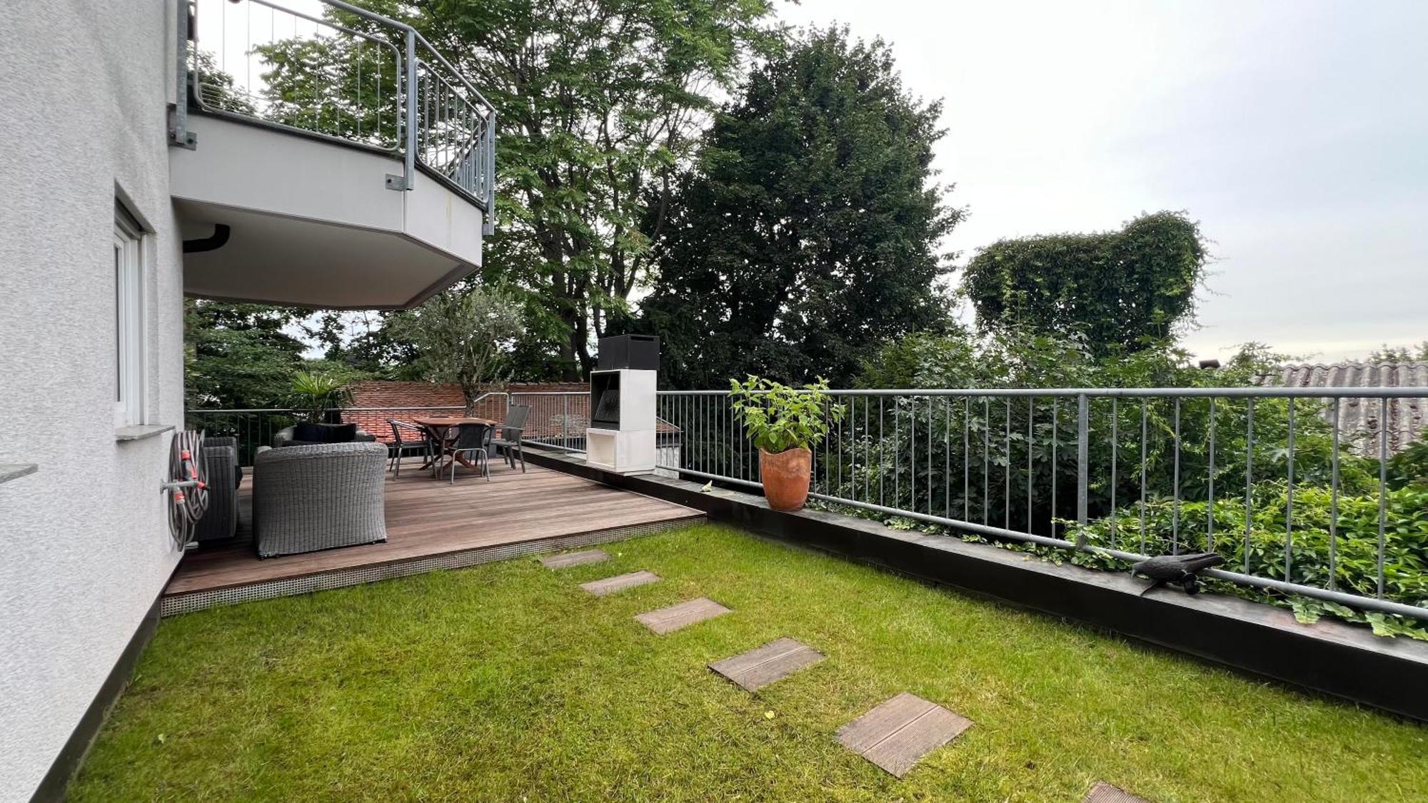 Ludwigshome Luxus - Zentral, Kostenloser Parkplatz, Terrasse لودفيغسبرغ المظهر الخارجي الصورة